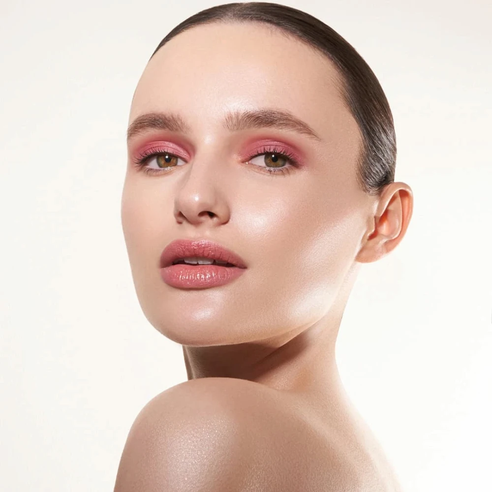 Danessa Myricks Colorfix Matte - Crema Hibrida, Incredibil De Durabila Pentru Buze, Ochi Sau Fata - Hover