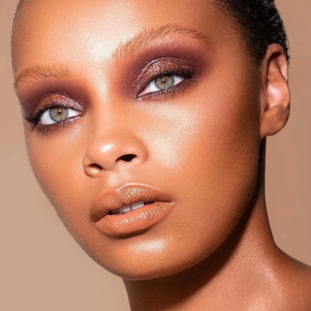 Danessa Myricks Colorfix Matte Rootbeer - Crema Hibrida, Incredibil De Durabila Pentru Buze, Ochi Sau Fata - Hover