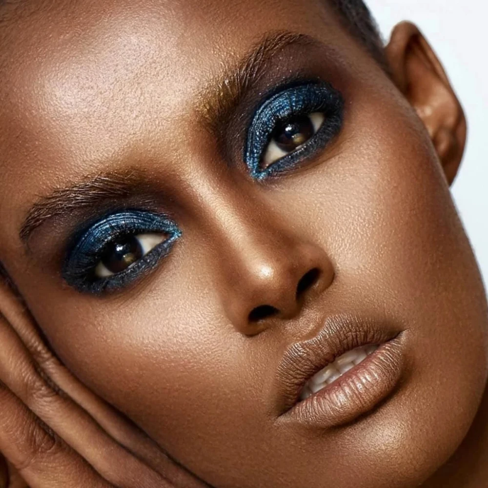 Danessa Myricks Colorfix Metallics Magnetic - Crema Hibrida, Incredibil De Durabila Cu Aspect Metalic - Hover