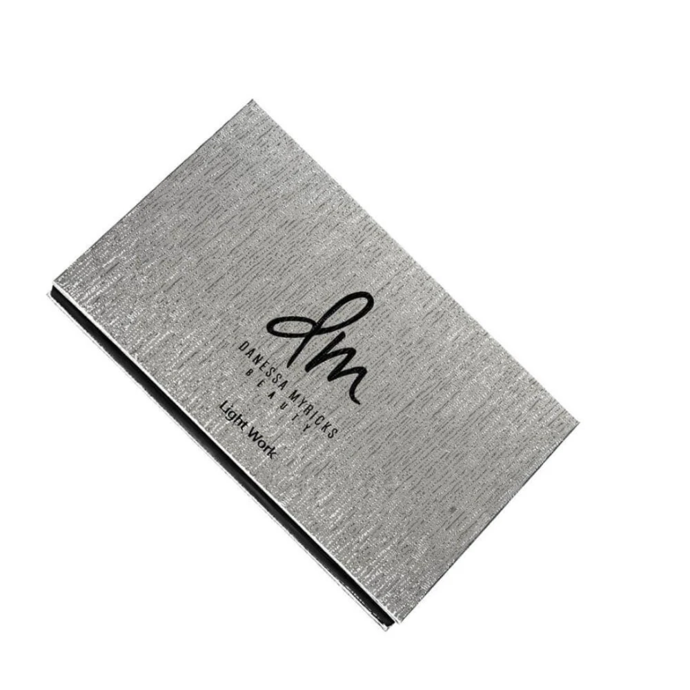 Danessa Myricks Lightwork 1 Palette - Paleta Iluminatoare Cu O Textura Pudrata, Matasoasa Si Usoara - Produs 1