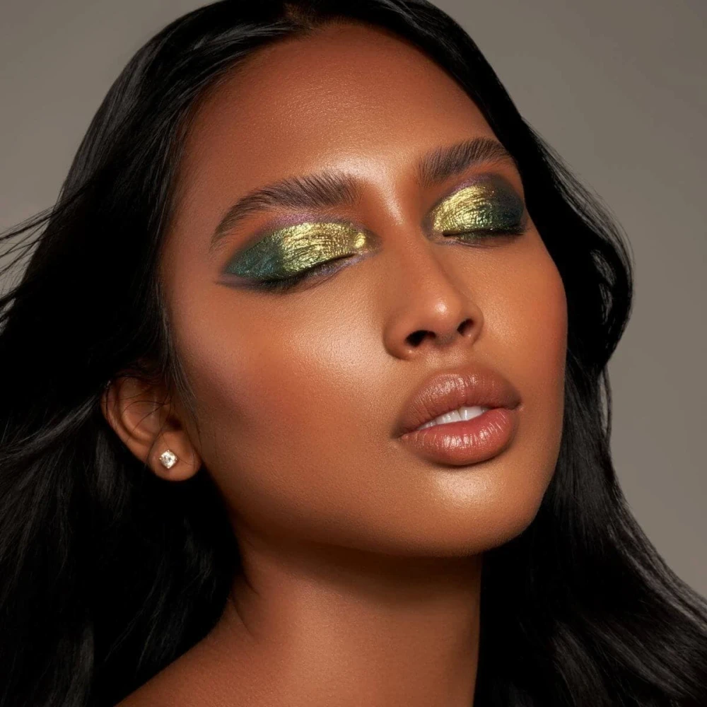 Danessa Myricks Twin Flames - Fard Lichid, Multicromatic, De Mare Impact, Foarte Rezistent Si Pigmentat - Hover