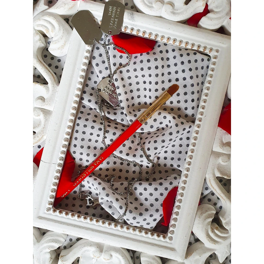 Iana Willkofer Pensula Iw Blush L300 - Pensula Profesionala Cu Perii Din Fir Sintetic High End - Hover