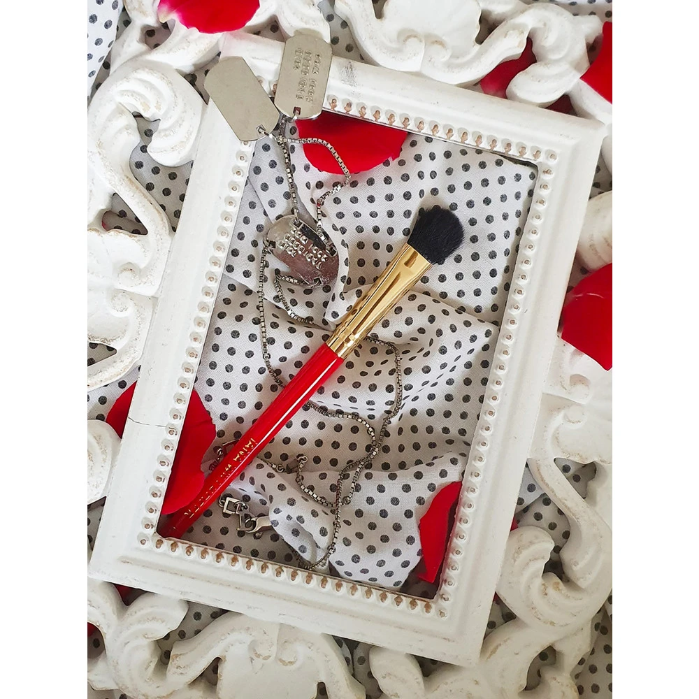 Iana Willkofer Pensula Iw Plata Lata Par Natural E207 - Pensula Pentru Ochi Gene Si Buze Din Par Natural High-End - Hover