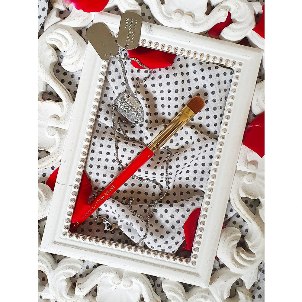 Iana Willkofer Pensula Iw Plata Sintetica E208 - Pensula Plata Lata Din Par Sintetic High-End - Hover