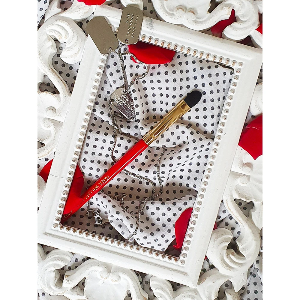 Iana Willkofer Pensula Iw Plata Sintetica E209 - Pensula Plata Lata Din Par Sintetic High-End- Hover