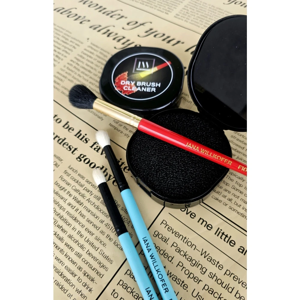 Iana Willkofer Burete Pentru Curatarea Instanta A Pensulelor - Burete Pentru Curatarea Rapida Pensulelor - Hover