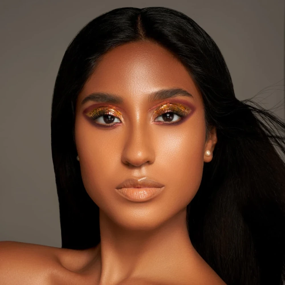 Danessa Myricks Infinite Chrome Flakes Fire Ball - Actioneaza Ca Un Fard De Pleoape Sau Un Topper - Hover